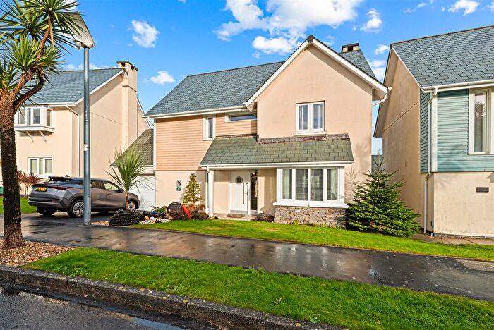 4 Bedroom Detached House For Sale In Pentre Nicklaus Village, Llanelli, SA15