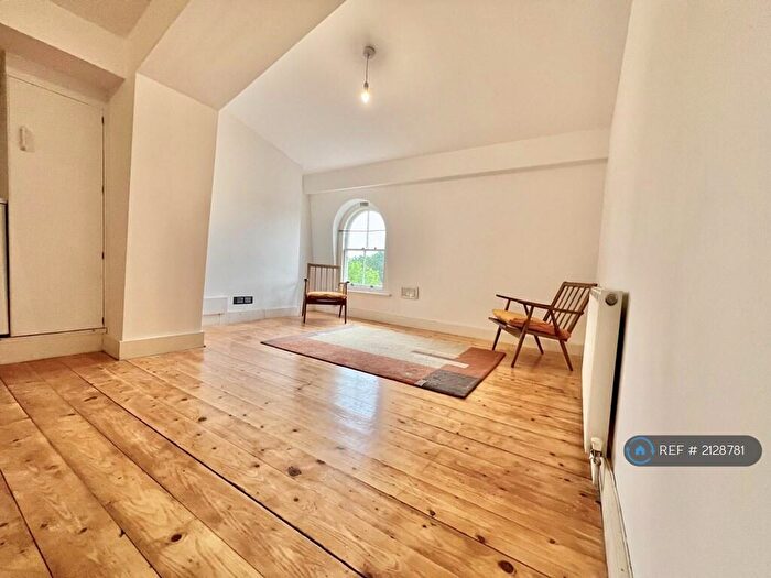 1 Bedroom Flat To Rent In Stoke Newington, Stoke Newington. Stamford Hill, London, N16