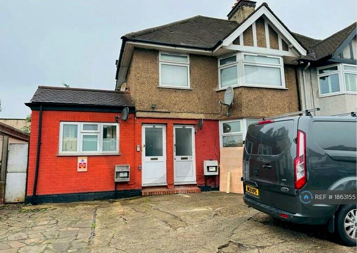 1 Bedroom Flat To Rent In Hendon Way, London, NW2