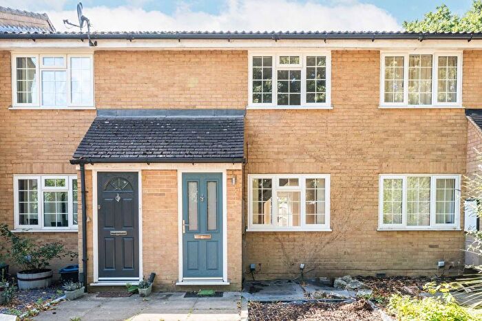 2 Bedroom Property To Rent In Southfield Gardens, Twickenham, TW1