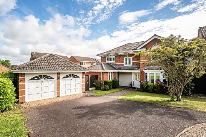 4 Bedroom Detached House For Sale In Batcheldor Gardens, Bromham, Bedford, MK43