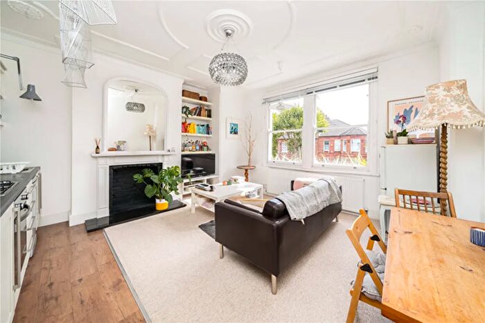 2 Bedroom Flat To Rent In Walm Lane, Willesden Green, NW2