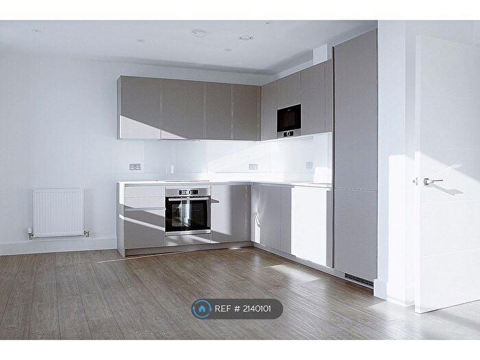 2 Bedroom Flat To Rent In Homefield Rise, Orpington, BR6