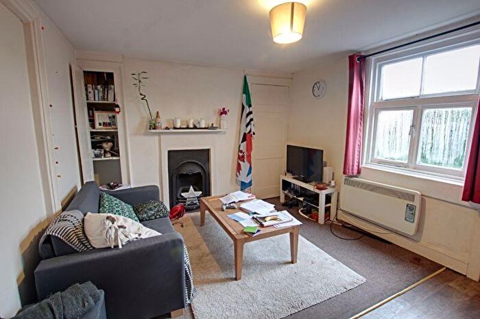 1 Bedroom Flat To Rent In Lower East Hayes, Bath, BA1