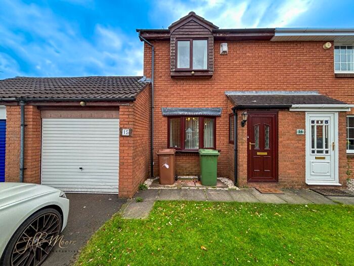 3 Bedroom Semi Detached House To Rent In Glengarvan Close, Lambton, Washington, Tyne & Wear, NE38