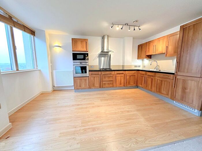 2 Bedroom Flat To Rent In Marina, Bexhill, TN40