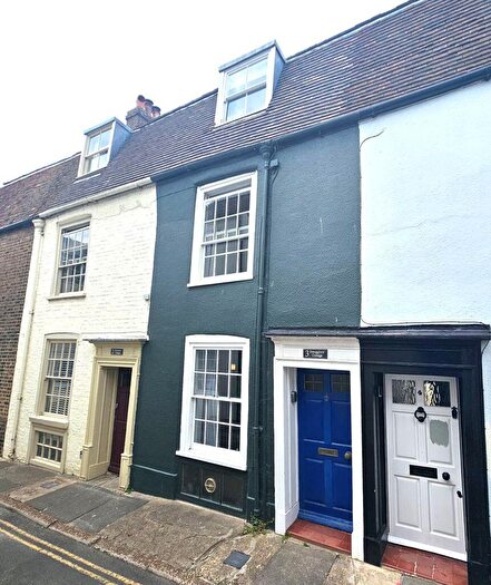 2 Bedroom Cottage To Rent In Coppin Street Deal, CT14