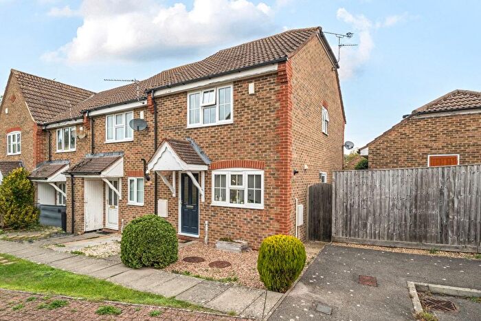 3 Bedroom End Of Terrace House For Sale In Spinage Close, Faringdon, SN7