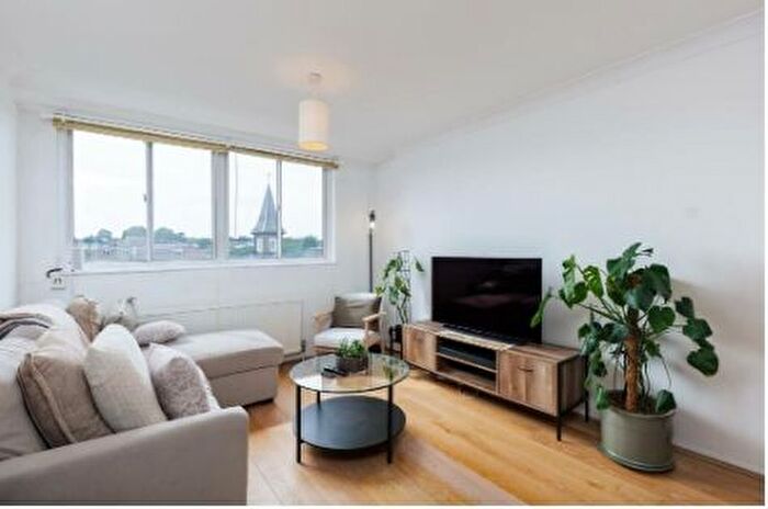 1 Bedroom Flat To Rent In Upper Richmond Road, Putney Hill, SW15