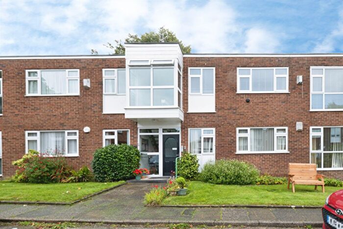 2 Bedroom Flat For Sale In Dudlow Nook Road, Liverpool, L18