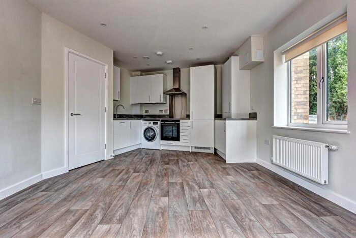 1 Bedroom Apartment To Rent In Thornton Close, Leatherhead, Surrey, KT22