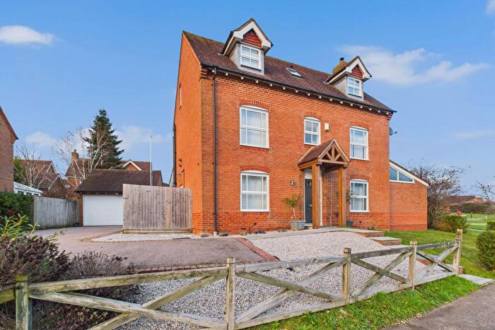 5 Bedroom Detached House For Sale In Humphries Drive, Brackley, NN13