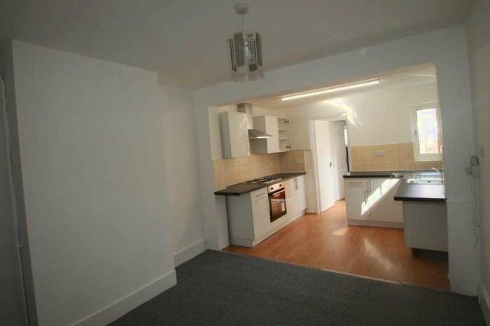 2 Bedroom Terraced House To Rent In 2 Bedroom House, Tidmarsh Street, Reading, RG30