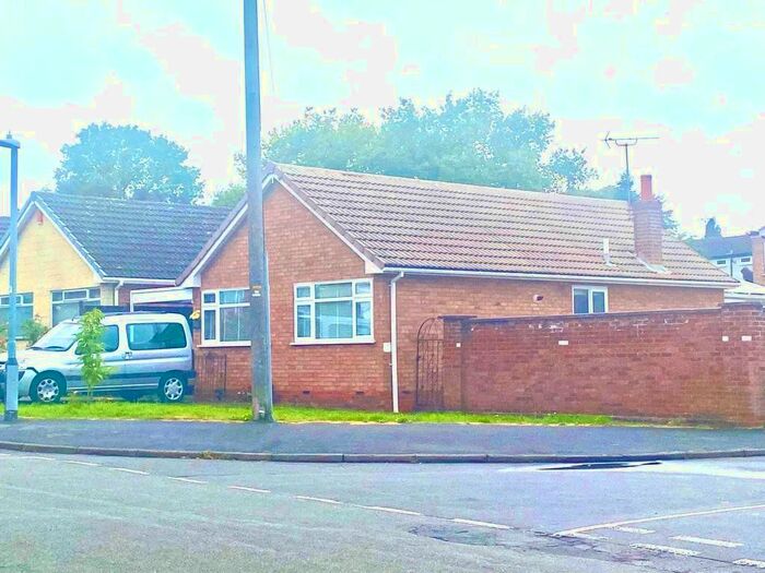 2 Bedroom Bungalow To Rent In Pennine Way, Nuneaton, Warwickshire, CV10
