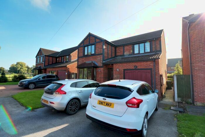 4 Bedroom Detached House For Sale In Linton Close, Westwoodside, Doncaster DN9