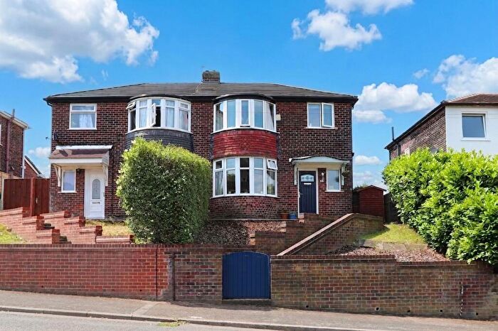 3 Bedroom Semi-Detached House For Sale In Outwood Road, Radcliffe, M26