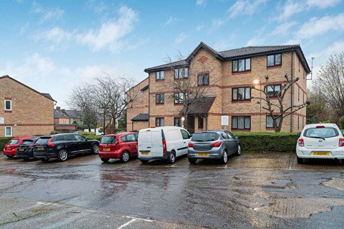 Studio For Sale In Waddington Close, Enfield, EN1