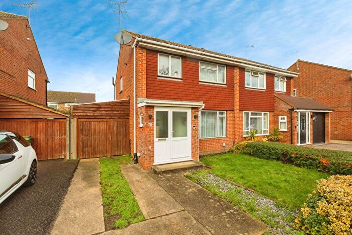 3 Bedroom Semi Detached House For Sale In Rowland Way, Aylesbury, HP19