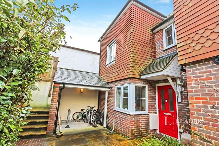 3 Bedroom Semi-Detached House To Rent In Arlowe Drive, Southampton, Hampshire, SO16