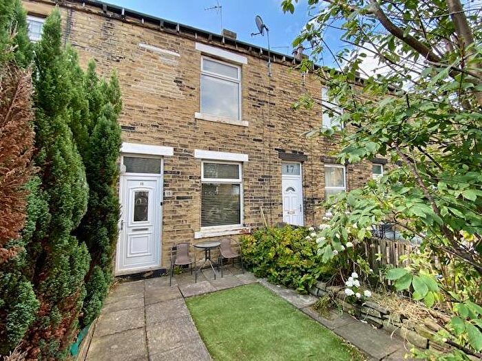 2 Bedroom House To Rent In Glen Terrace, Hipperholme, Halifax, HX3