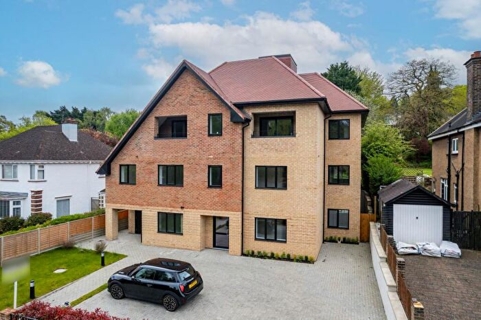 3 Bedroom Flat For Sale In Woodcote Valley Road, Purley, CR8