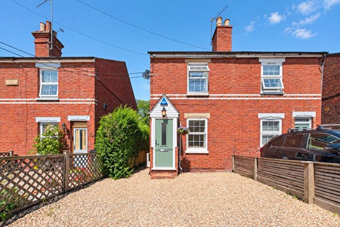 2 Bedroom Semi-Detached House For Sale In Coronation Cottages, Davis Way, Reading, Berkshire, RG10