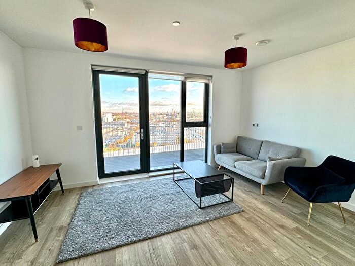 2 Bedroom Flat To Rent In Viscount House, Lakeside Drive, Park Royal, Regency Heights, London, NW10