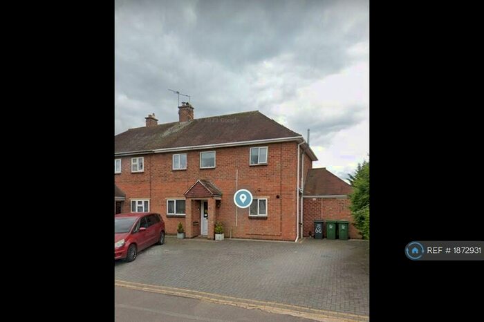 3 Bedroom Semi-Detached House To Rent In Central Avenue, Syston, Leicester, LE7