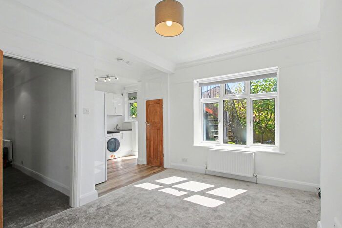 3 Bedroom Maisonette To Rent In Southcroft Road, (), Tooting, SW16