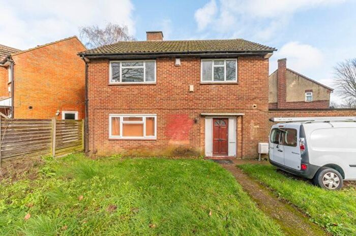 5 Bedroom Detached House For Sale In Arnhem Drive, New Addington, Croydon, CR0