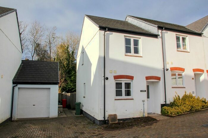 2 Bedroom Semi-Detached House To Rent In Hugo's Mill, Truro, TR1