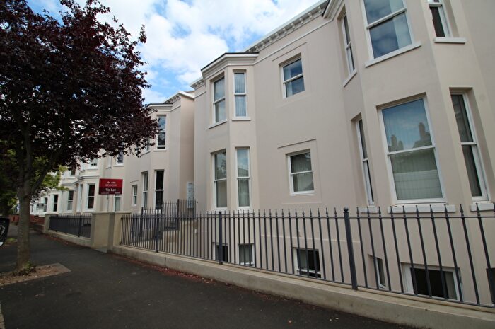 2 Bedroom Apartment To Rent In Russell Terrace, Leamington Spa, CV31