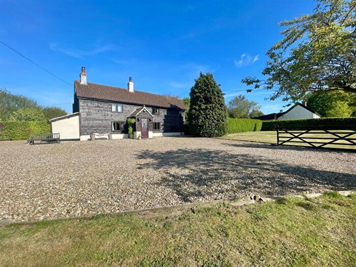 4 Bedroom Detached House For Sale In Flymoor Lane, Rocklands, NR17