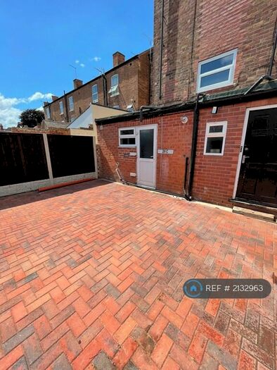 1 Bedroom Flat To Rent In Queens Road, Beeston, Nottingham, NG9