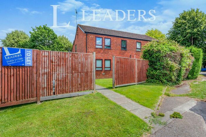 1 Bedroom Flat To Rent In Manor Road, RH12