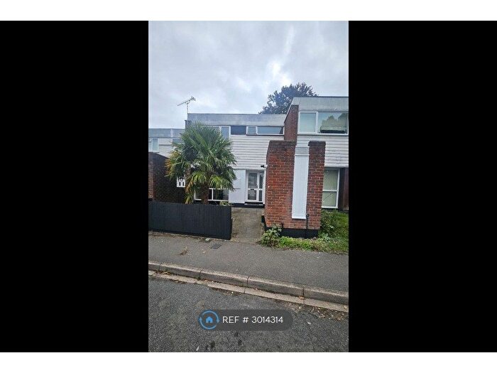 3 Bedroom Terraced House To Rent In Fosse Way, West Byfleet, KT14