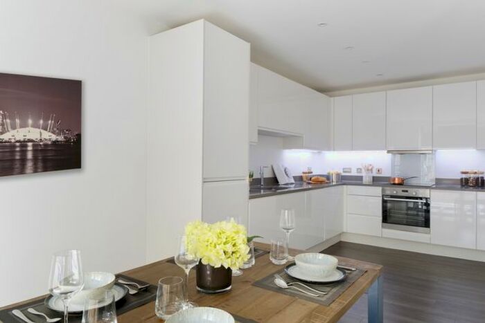 3 Bedroom Flat To Rent In Batavia Road, London, SE14