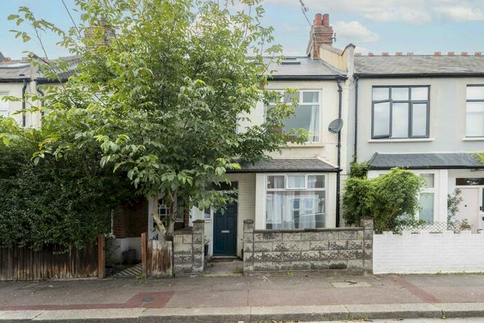 4 Bedroom Property To Rent In Willow Vale, London, W12