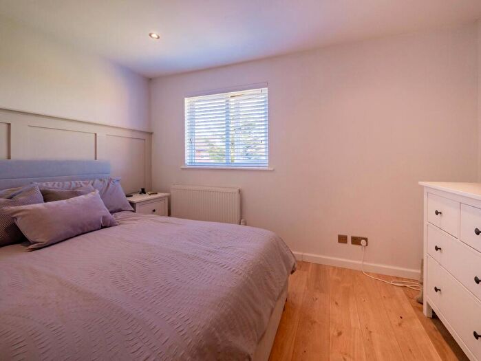2 Bedroom Semi-Detached House For Sale In Woodstock Crescent, Hockley, SS5