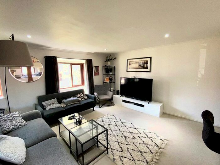 2 Bedroom Flat To Rent In Spring Pool, Warwick, Warwickshire, CV34