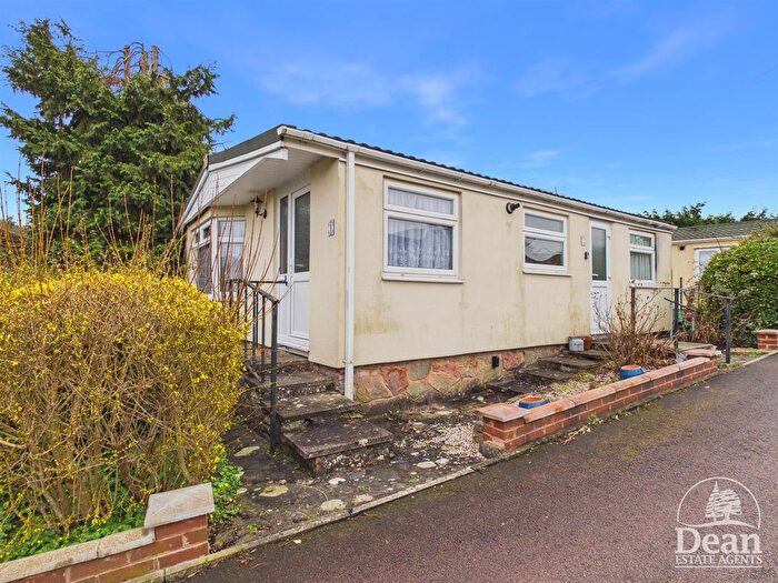 2 Bedroom Property For Sale In Glenmore Road, Cinderford, GL14