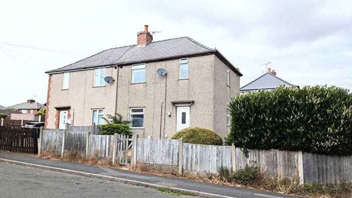 3 Bedroom Semi-Detached House To Rent In Jubilee Road, Whitwell, S80