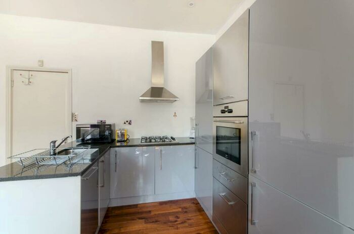 1 Bedroom Flat To Rent In Cathcart Road, Chelsea, London, SW10