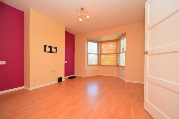 1 Bedroom Flat To Rent In Hawthorn Drive, Ipswich, IP2