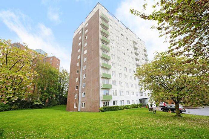 2 Bedroom Flat To Rent In Eaton Drive, Kingston Upon Thames, KT2