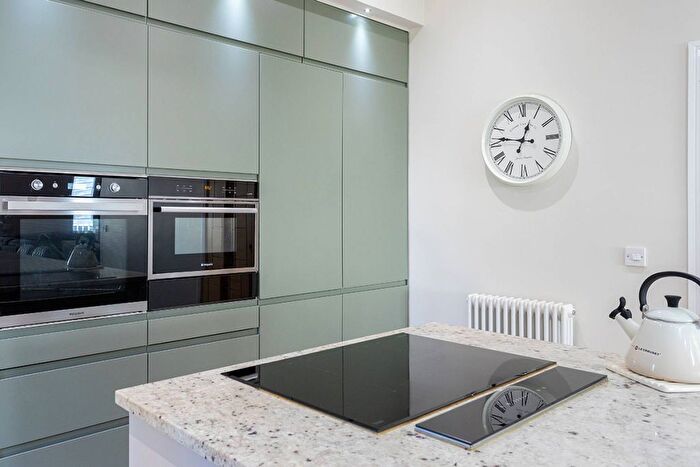 4 Bedroom Detached House For Sale In Venturefair Avenue, Dunfermline, Fife, KY12