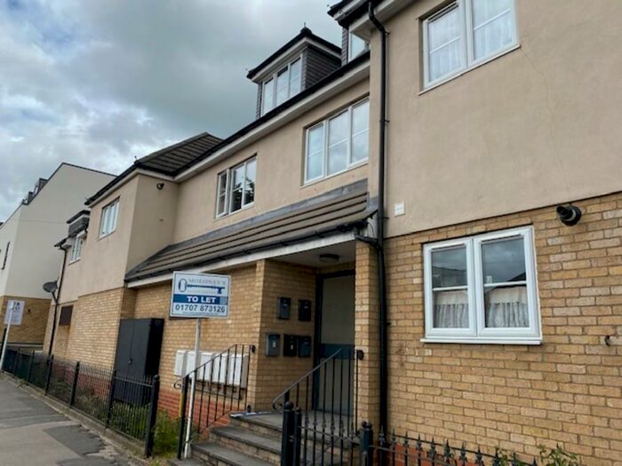 2 Bedroom Flat To Rent In Goffs Lane, Goffs Oak, EN7