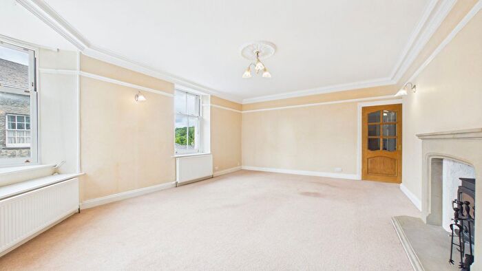 5 Bedroom Flat To Rent In Park Road, Milnthorpe, LA7
