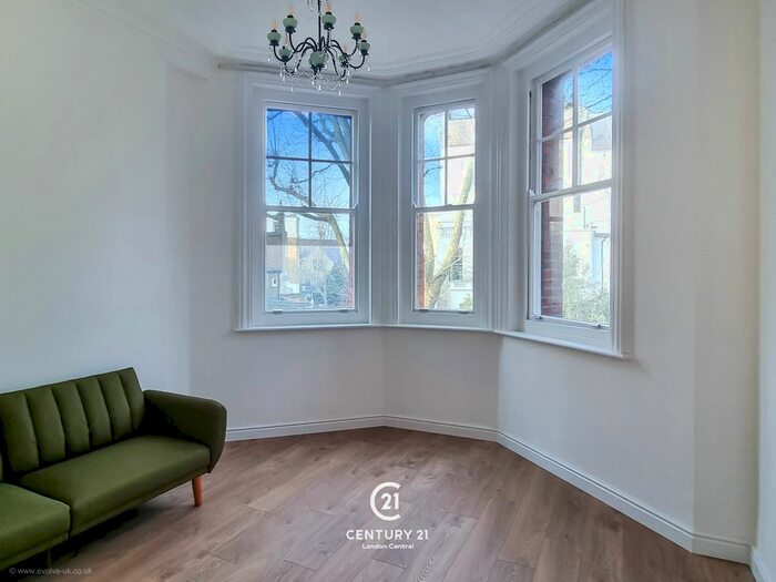 2 Bedroom Flat To Rent In Moscow Mansions, Cromwell Road, Earls Court, London, SW5