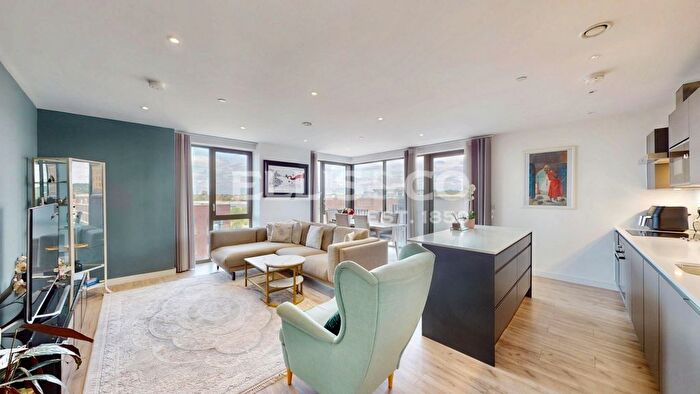 3 Bedroom Flat For Sale In Bakery Walk, Greenford, UB6